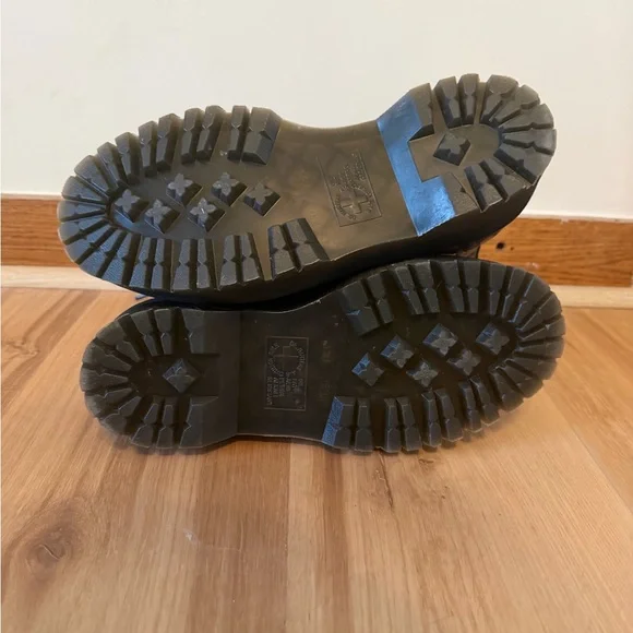 Dr. Martens Sinclair Decayed Roses Tumbled Napa Leather Lace Up Boot - Picture 4 of 6